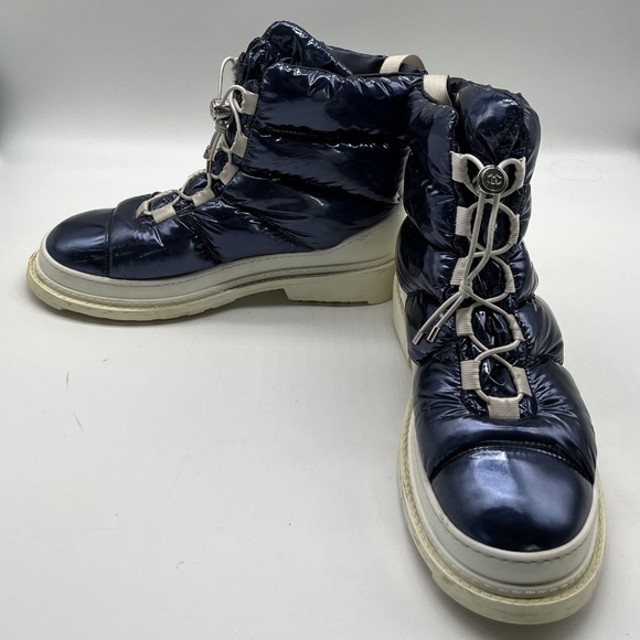 CHANEL Blue Metallic CC Logo Winter Sport Lace Up Snow Moon Boots sz 38 - Picture 1 of 5